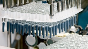 Sterile filling of pharmaceutical syringes 